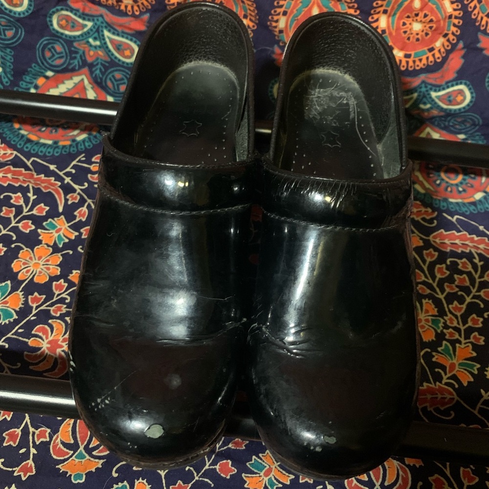 Black Danskos